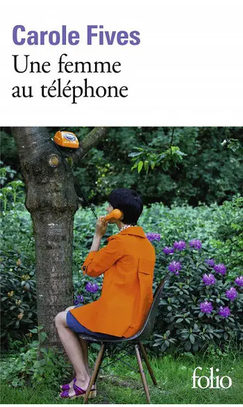 Une femme au téléphone ( Carole Fives )